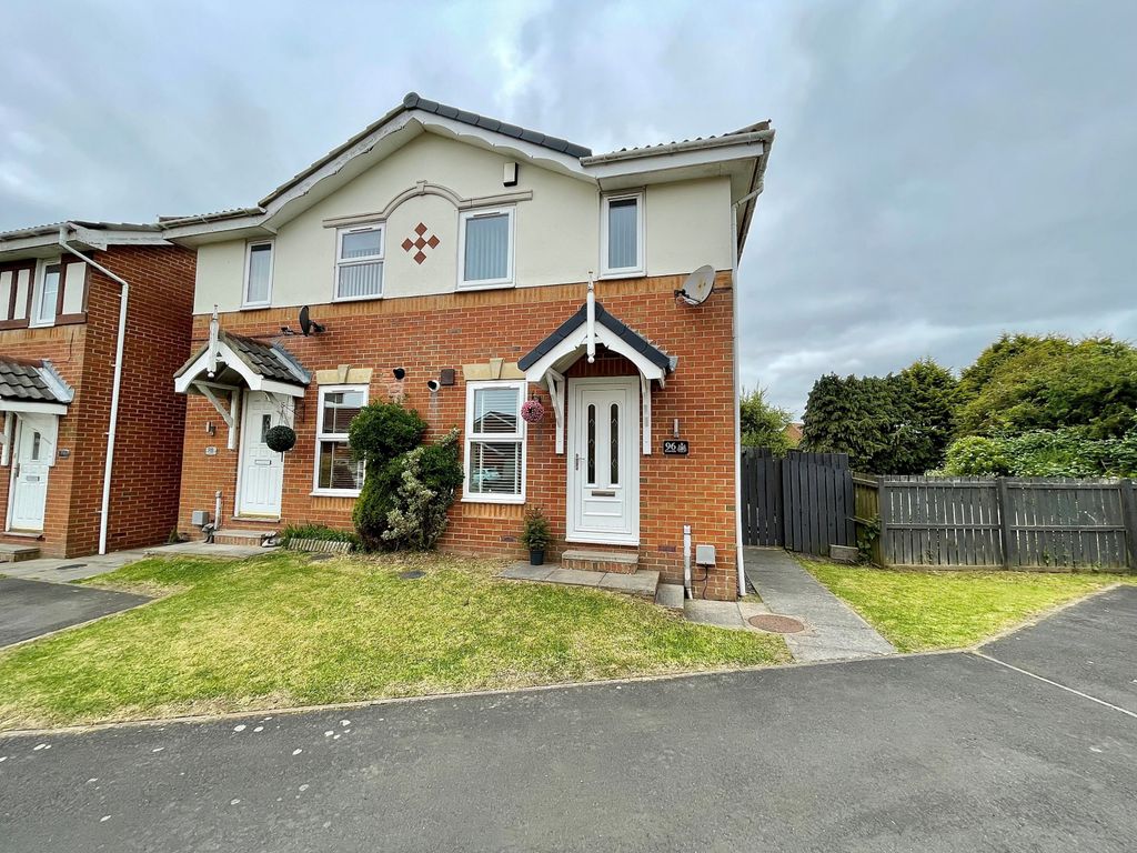 2 bed semidetached house for sale in Greenhills, Killingworth