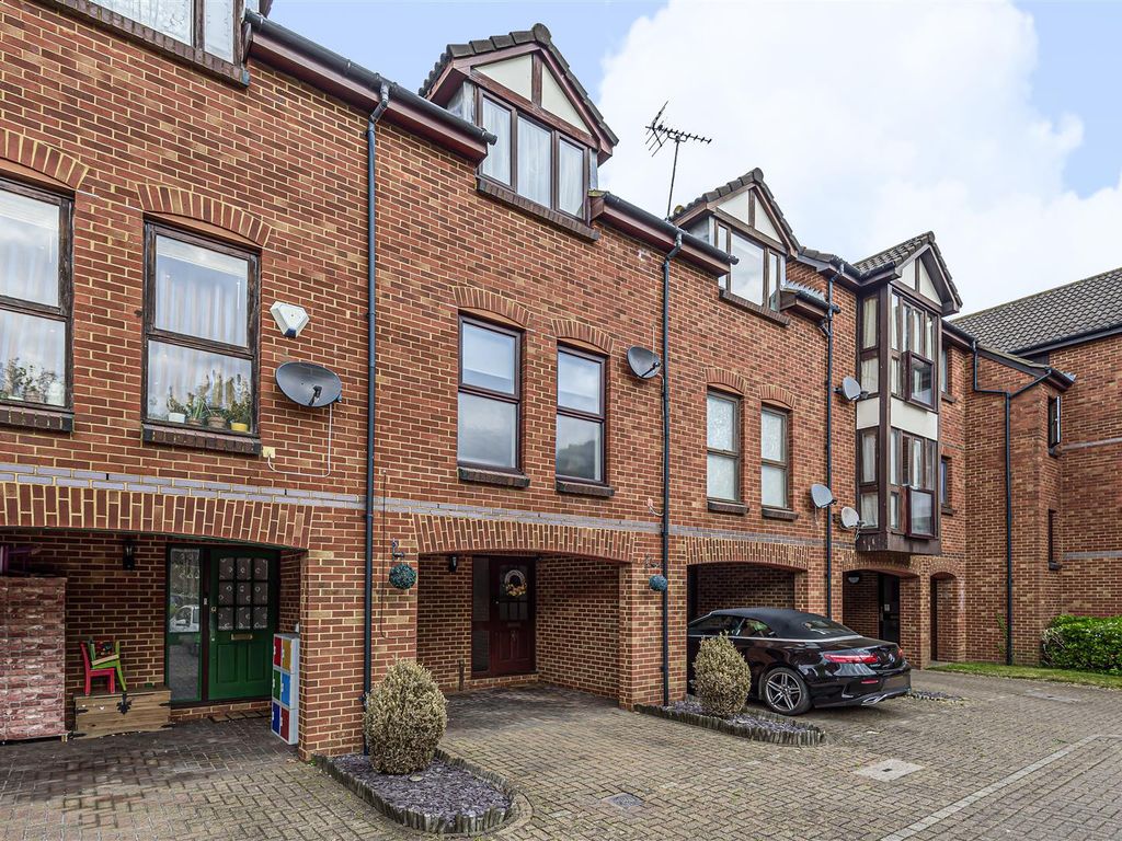 2 bed town house for sale in Farriers Road, Epsom KT17 Zoopla