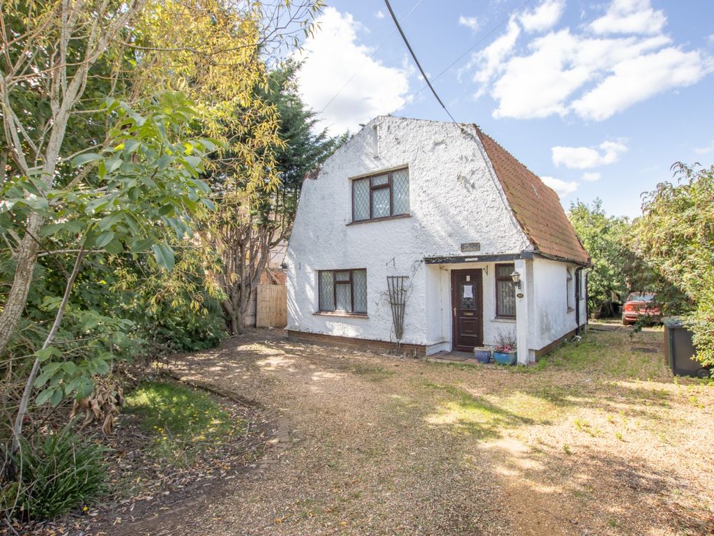 3 bed detached house for sale in Sandy Lane, South Wootton, King's Lynn PE30, £165,000 Zoopla