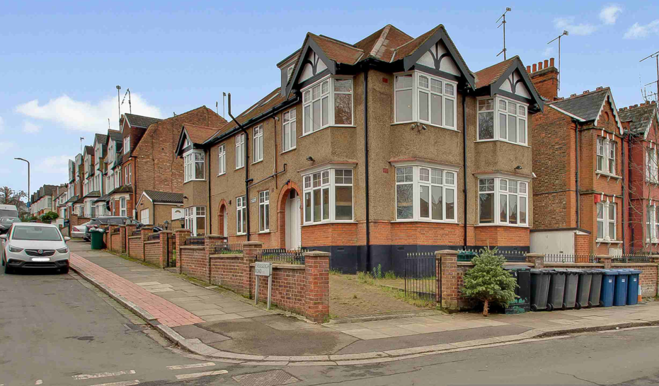 2 bed flat to rent in Eversleigh Road, Finchley N3, £1,800 pcm Zoopla