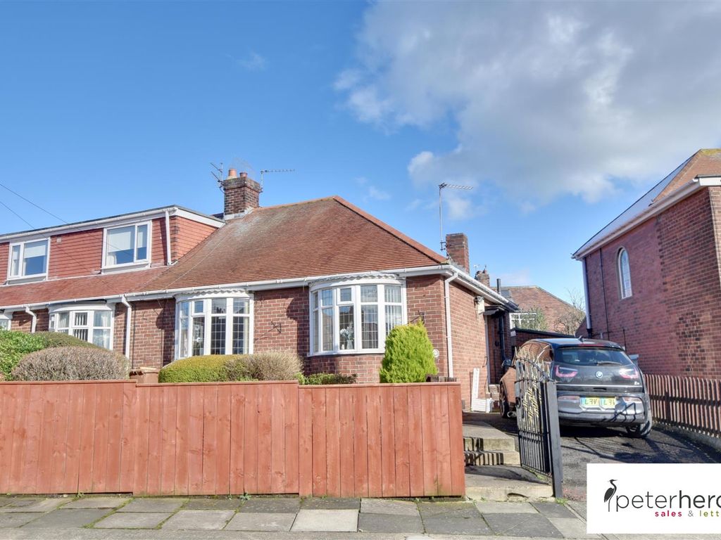 2 bed semidetached bungalow for sale in Grange View, Fulwell