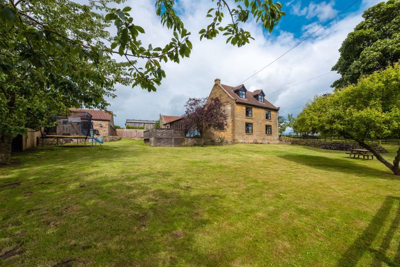 4 bed detached house for sale in Sneaton Thorpe, Whitby YO22, £565,000