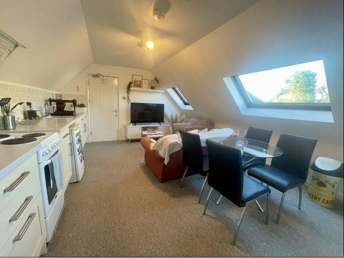 Room to rent in Kidlington, Oxfordshire OX5, £1,000 pcm Zoopla