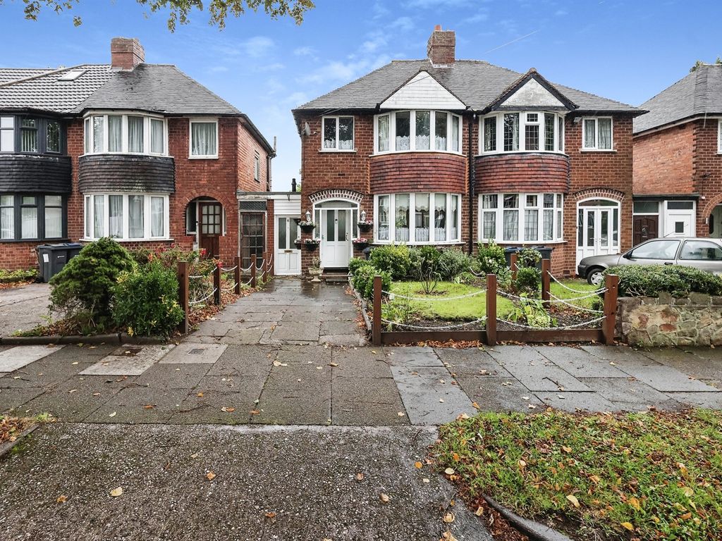 3 bed semidetached house for sale in Saxondale Avenue, Yardley