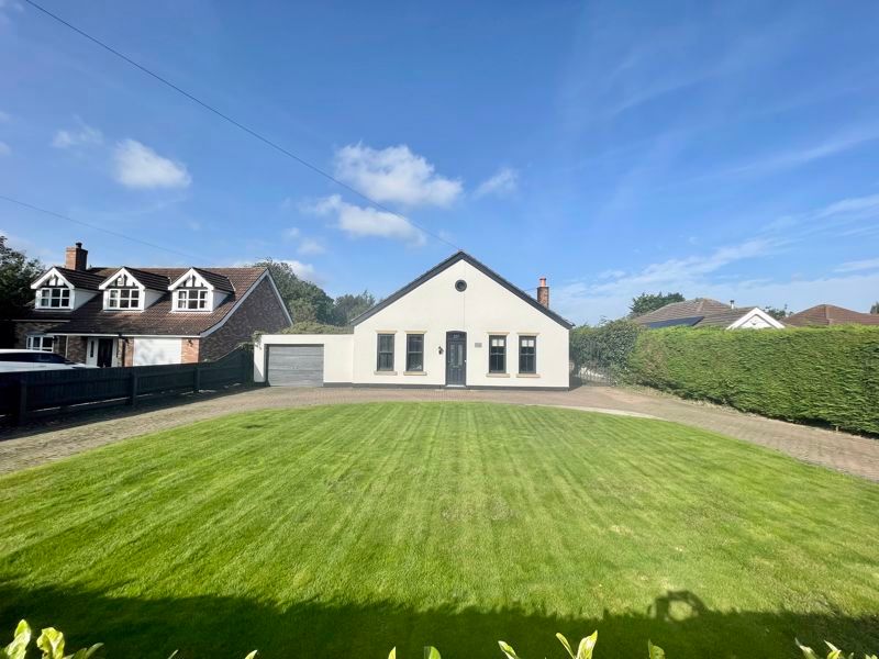 3 bed detached bungalow for sale in Station Road, New Waltham, Grimsby