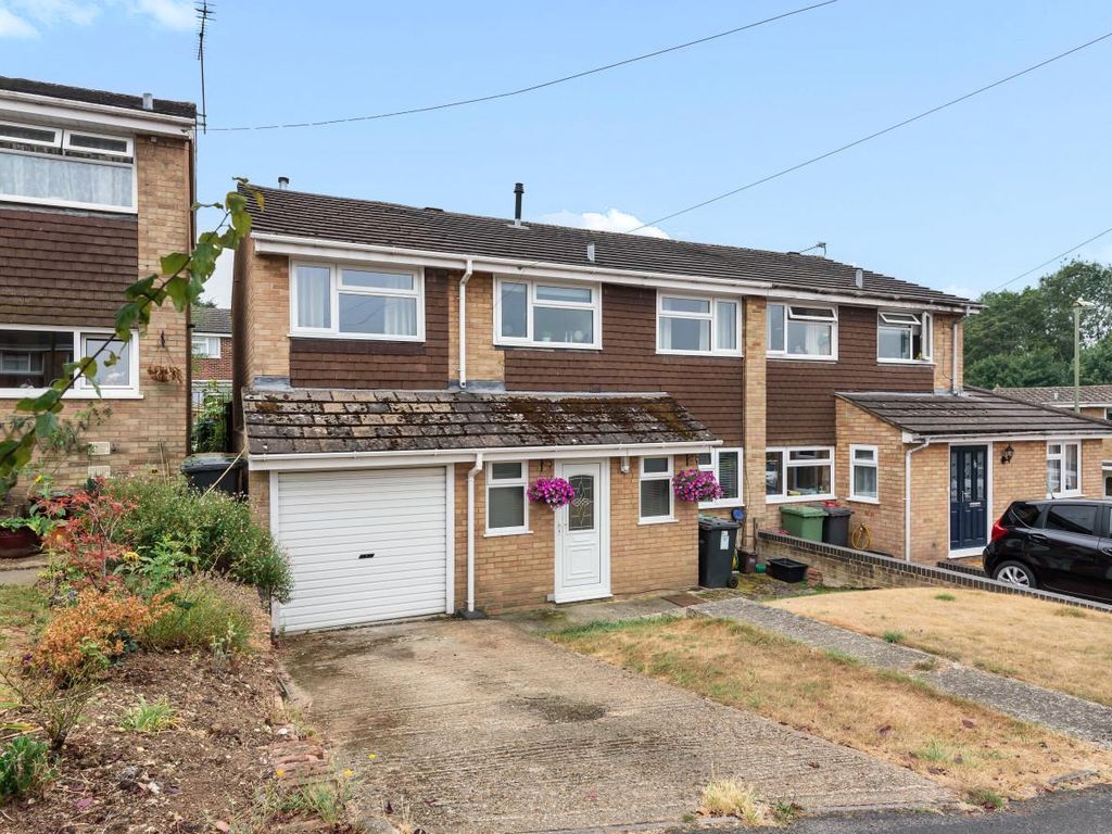 5 bed semidetached house for sale in Bodycoats Road, Chandler's Ford