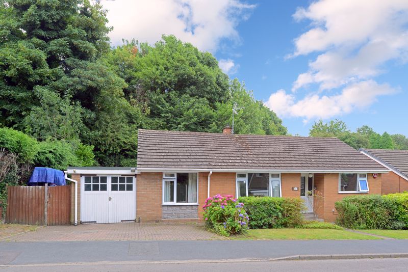 2 bed bungalow for sale in Willows Road, Oakengates, Telford TF2, £