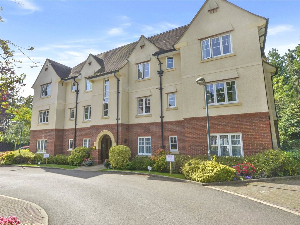 2 bed flat for sale in Ringwood Road, Ferndown, Dorset BH22, £275,000