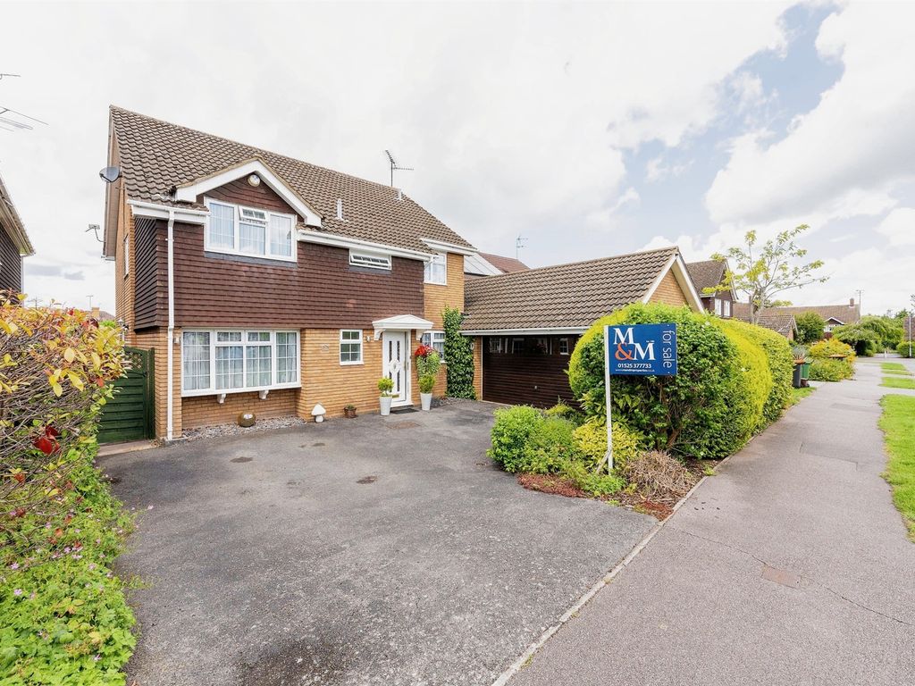 4 bed detached house for sale in The Orchards, Eaton Bray, Dunstable