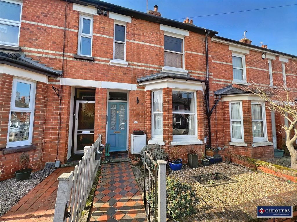 3 bed terraced house for sale in Queens Road, Basingstoke RG21, £