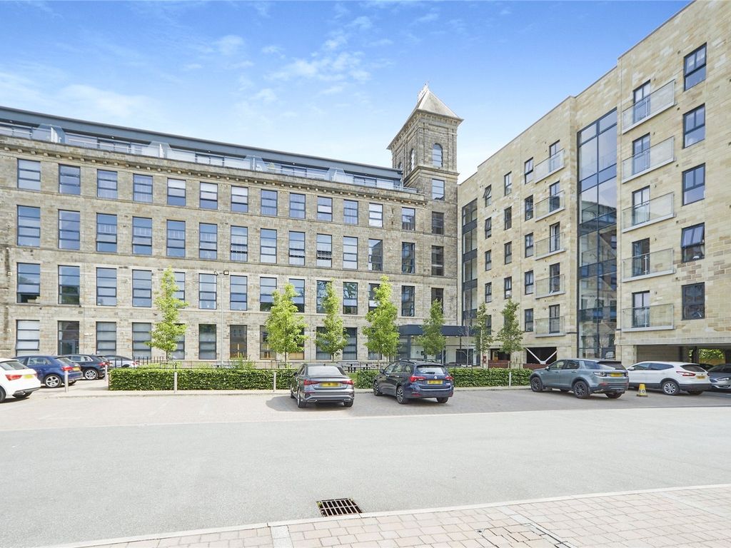 2 bed flat for sale in Low Lane, Horsforth, Leeds, West Yorkshire LS18