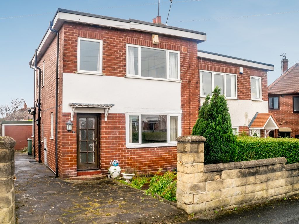 3 bed semidetached house for sale in Parkwood Drive, Beeston, Leeds
