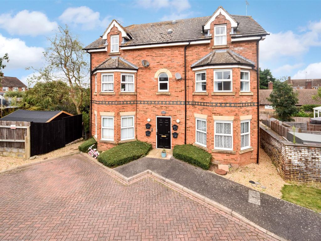 2 bed flat for sale in James Villa, Gilbert Mews, Leighton Buzzard LU7 Zoopla