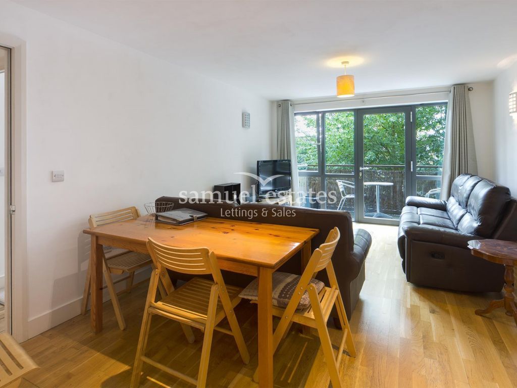 2 bed flat to rent in Nonsuch House, Colliers Wood SW19, £1,900 pcm