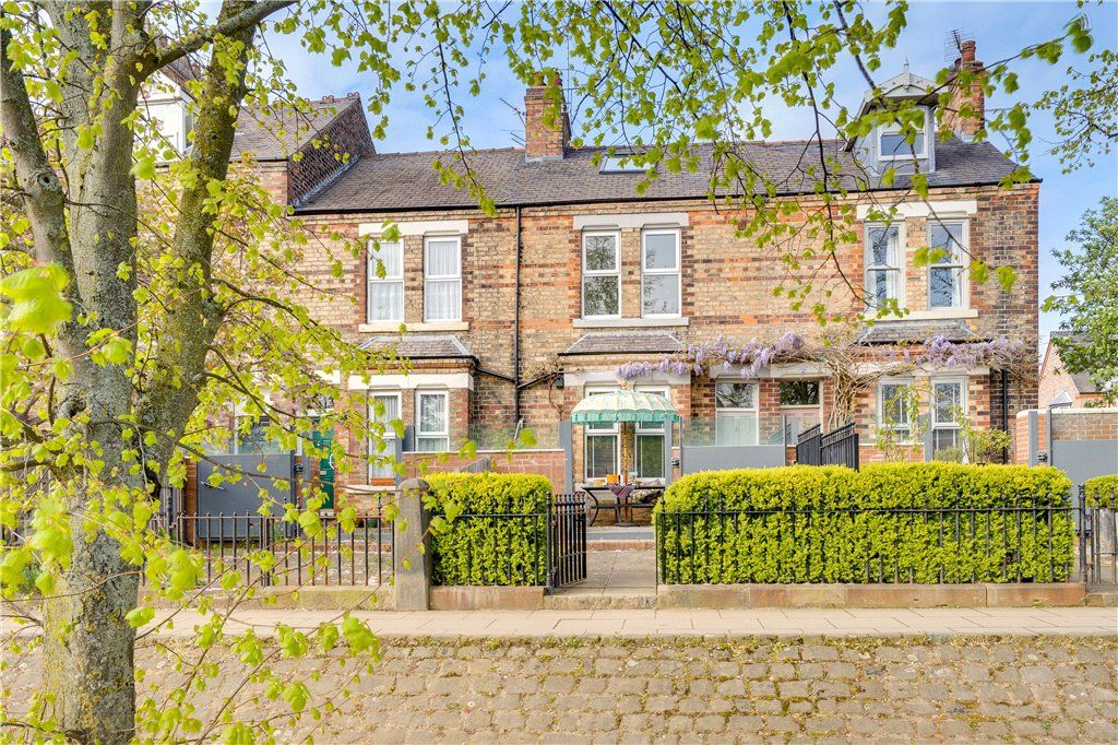 4 bed terraced house for sale in Earlsborough Terrace, York, North