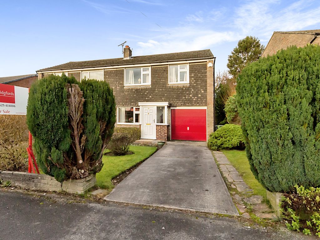3 bed semidetached house for sale in Orme Crescent, Macclesfield SK10 Zoopla