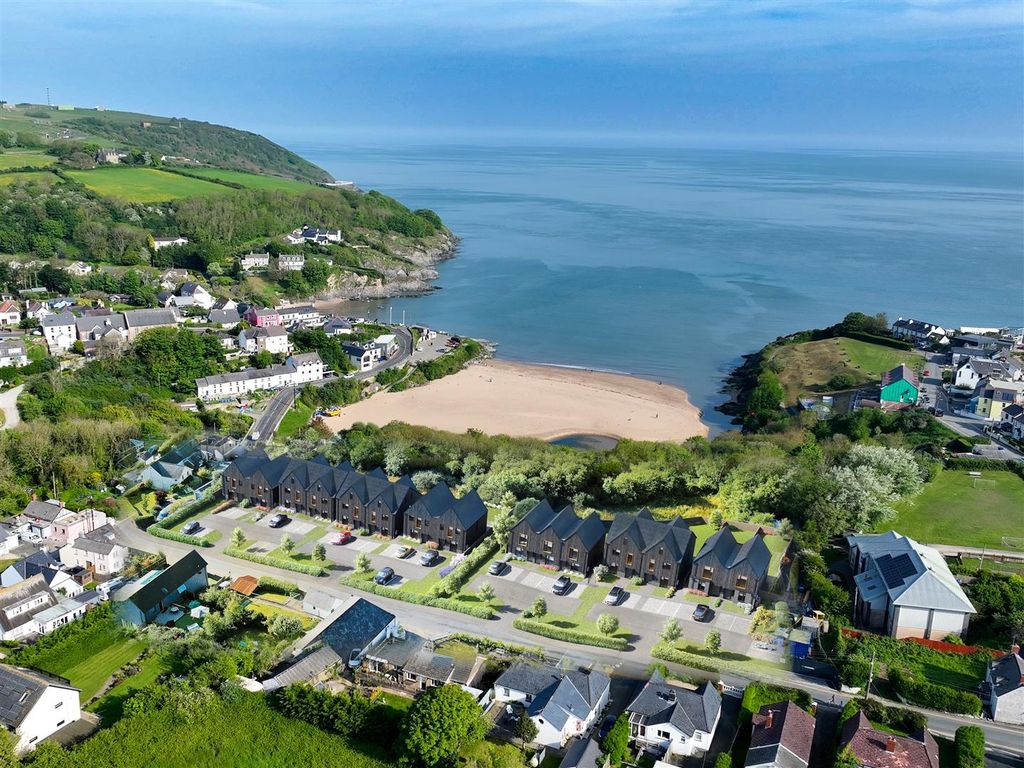 3 bed semidetached house for sale in Ffordd Newydd, Aberporth