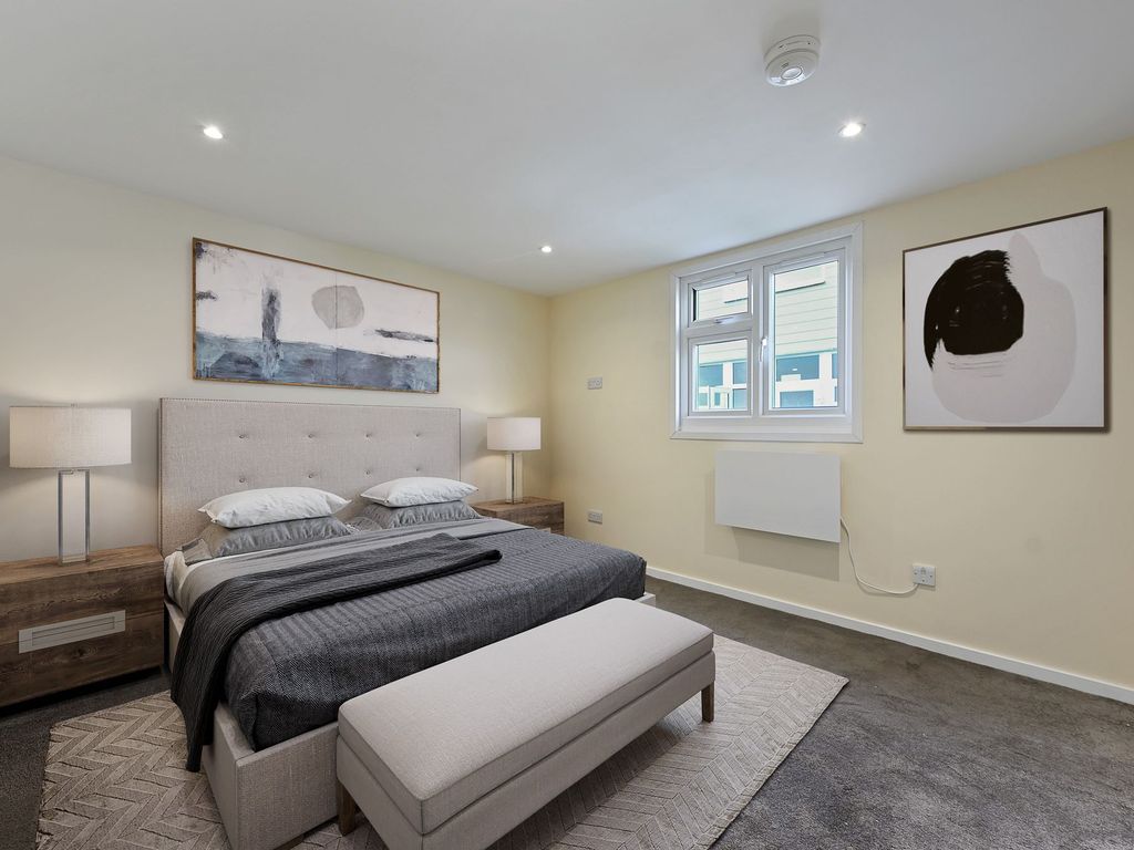 Studio to rent in Clarkes Avenue, Worcester Park KT4, £1,200 pcm Zoopla