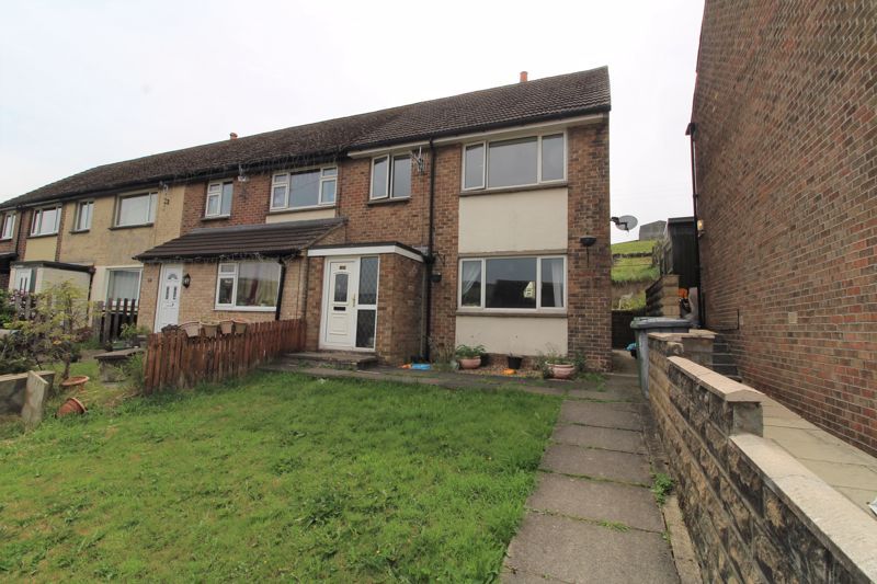 3 bed terraced house to rent in Tudor Street, Slaithwaite, Huddersfield