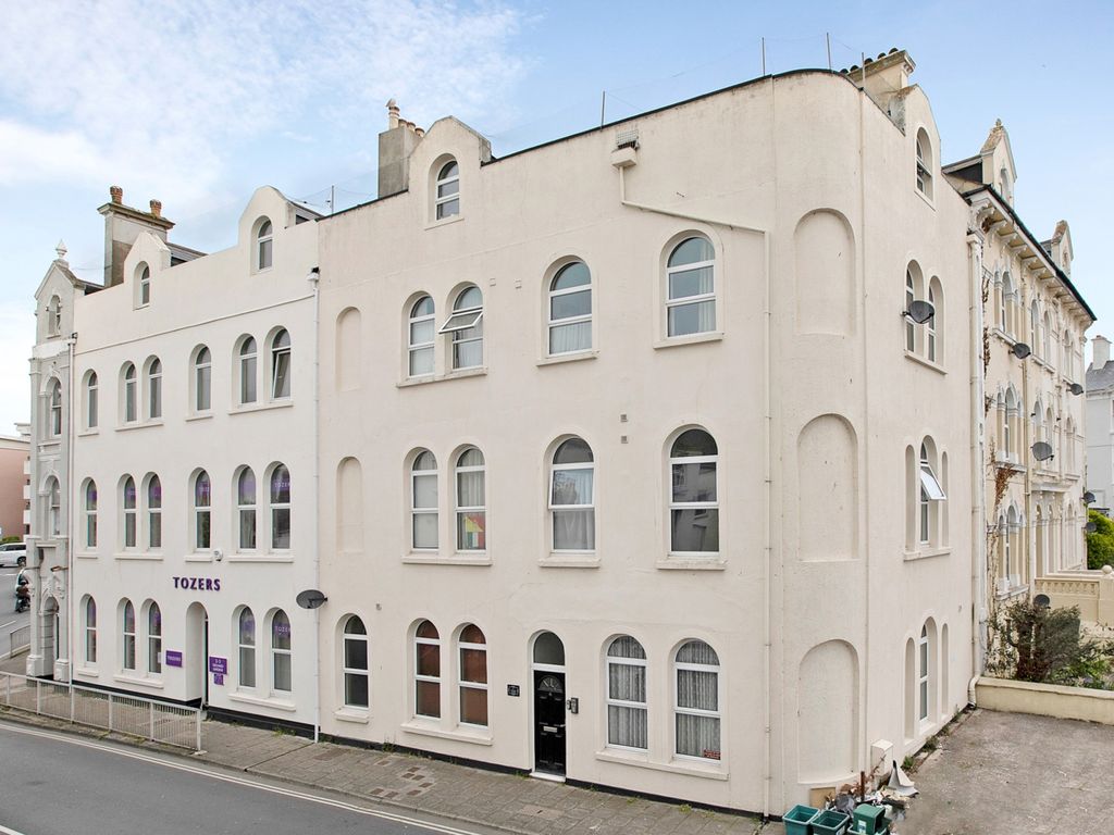 Studio to rent in Orchard Gardens, Teignmouth TQ14, £560 pcm Zoopla