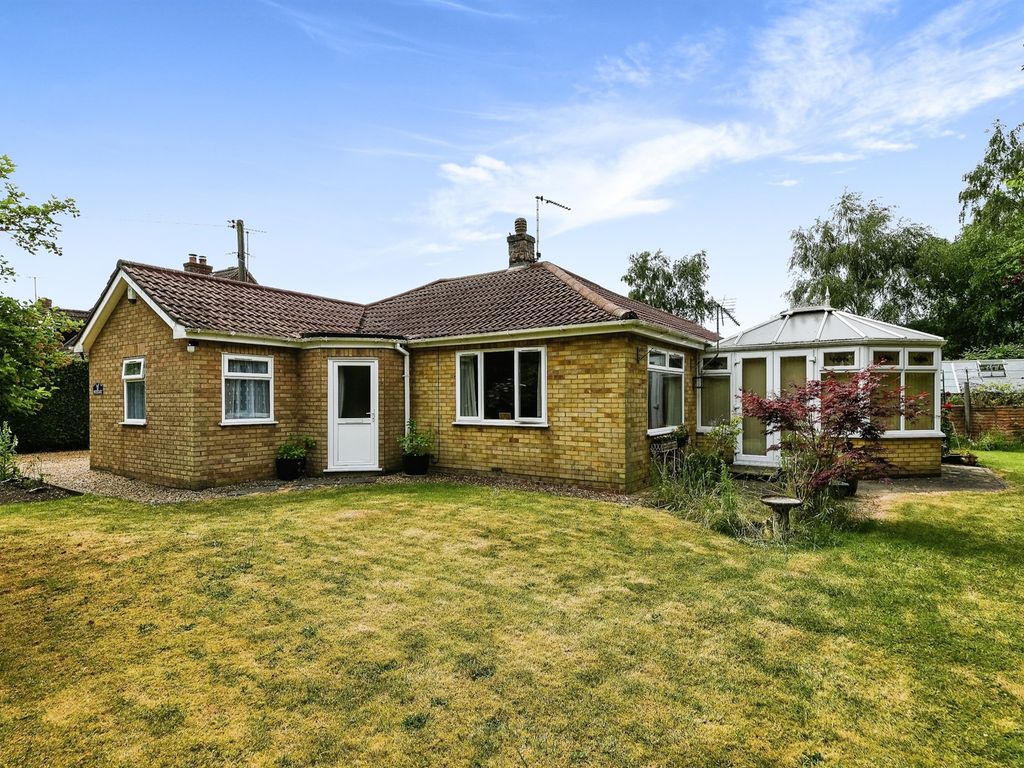 3 bed detached bungalow for sale in Common Road, Runcton Holme, King's