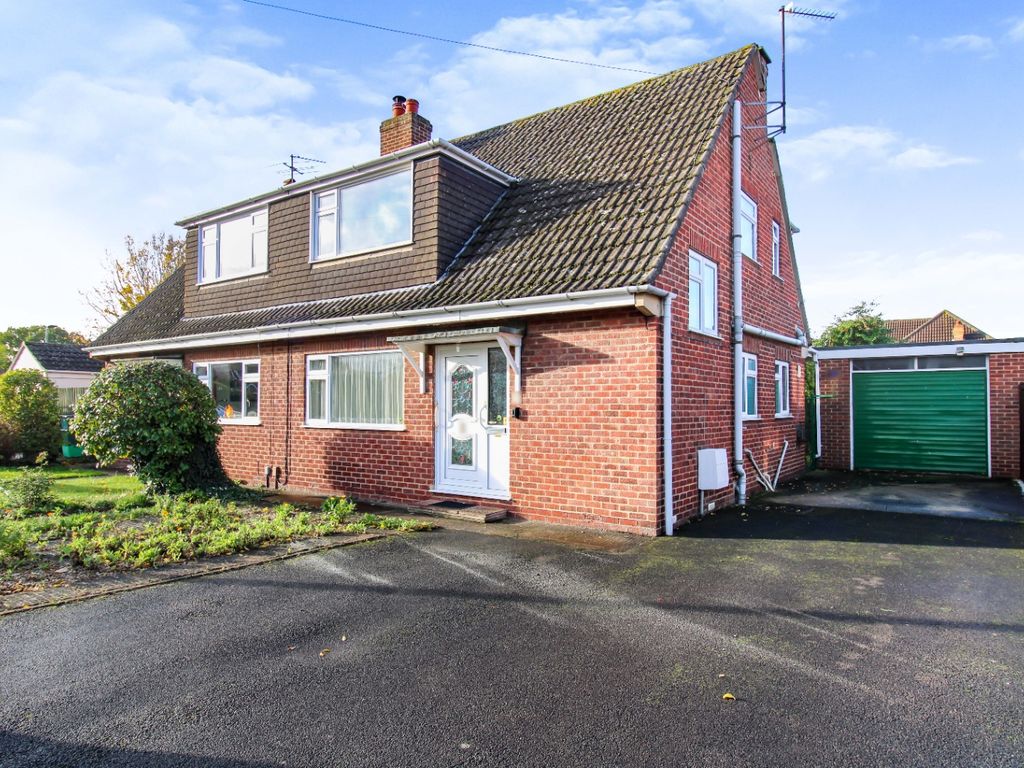 3 bed semidetached house for sale in Leyson Road, The Reddings