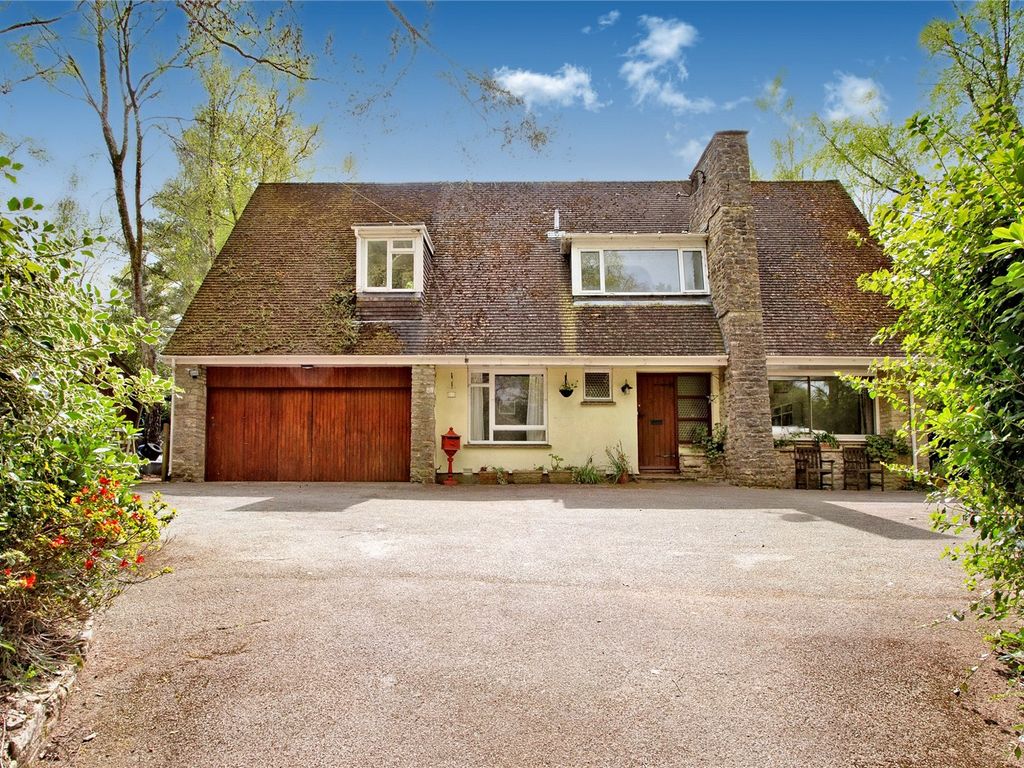 4 bed detached house for sale in Chapel Rise, Avon Castle, Ringwood