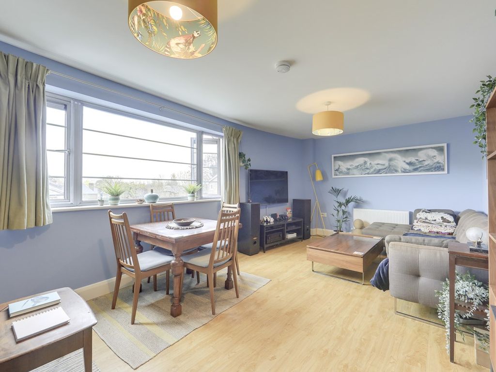 2 bed flat for sale in Catford Hill, Catford, London SE6 Zoopla
