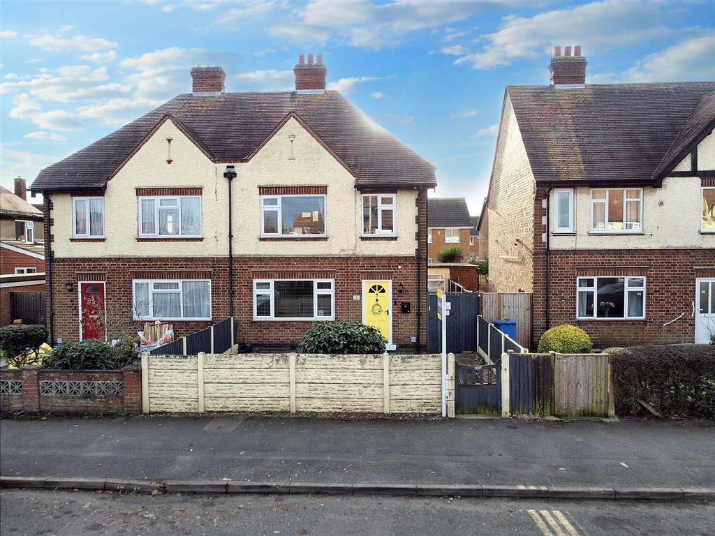 3 bed semidetached house for sale in Draycott Road, Long Eaton