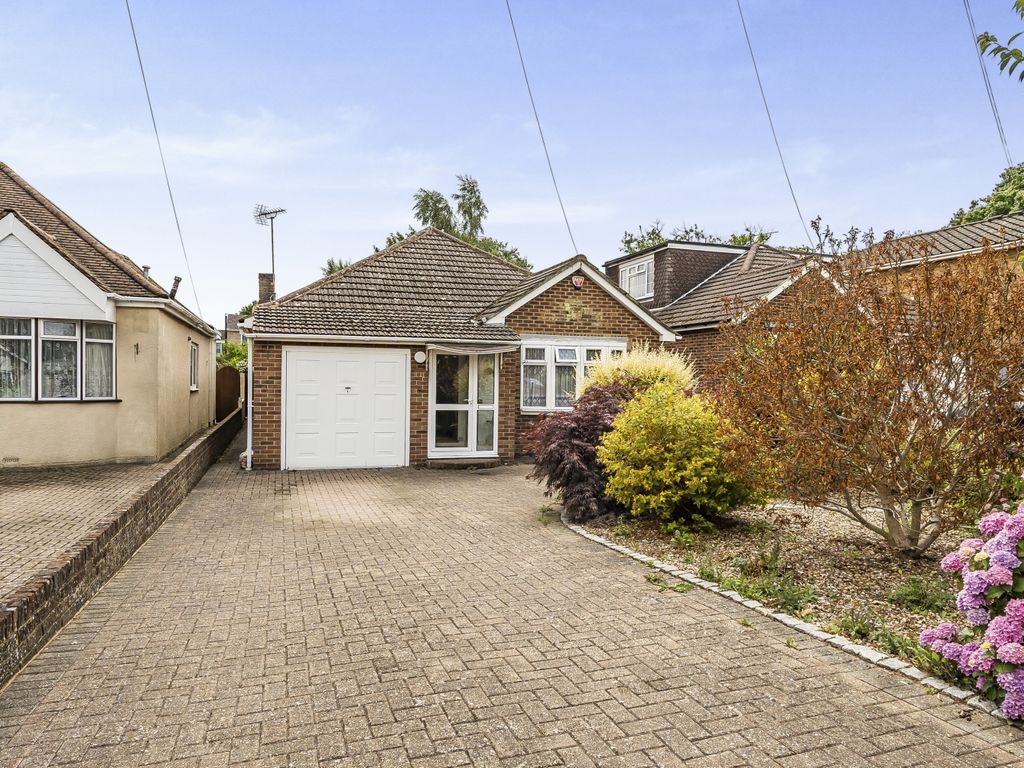 3 bed bungalow for sale in Maidstone Road, Rainham, Gillingham ME8 Zoopla