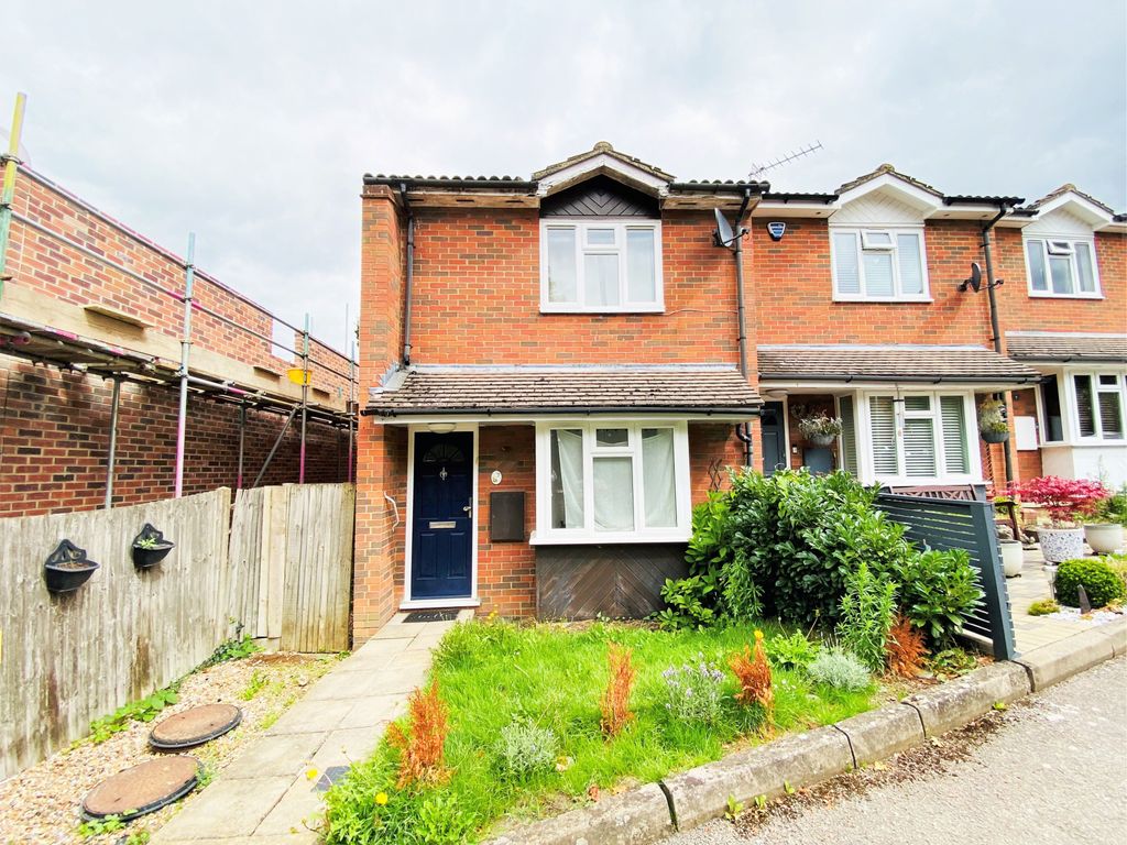 2 bed end terrace house to rent in Appletree Gardens, New EN4