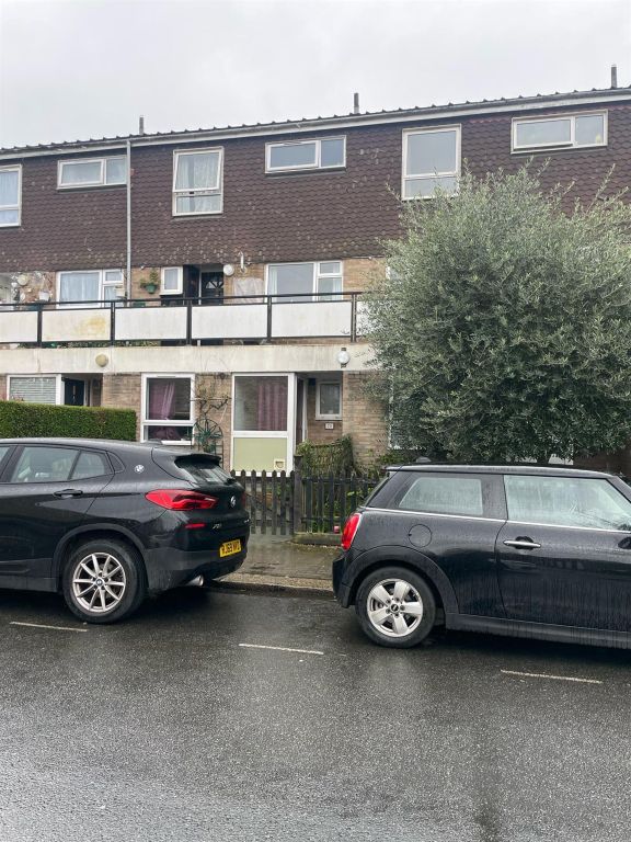 1 bed terraced house for sale in Mayford Road, London SW12, £425,000