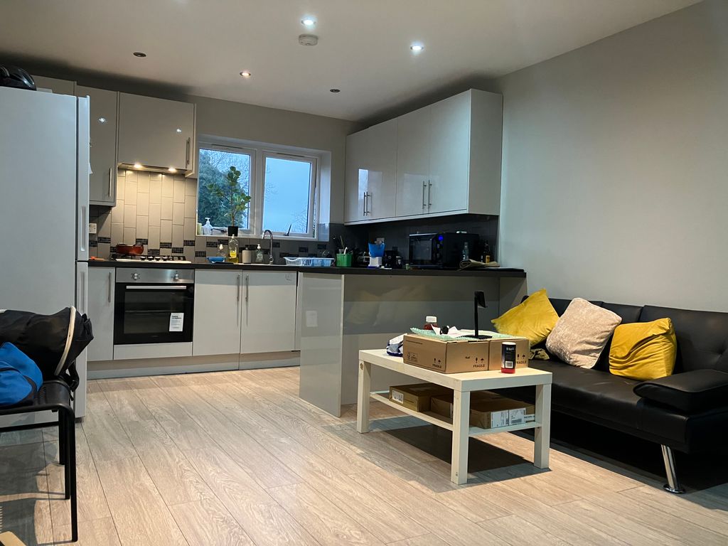 2 bed flat to rent in Langley Park Road, Sutton SM2, £1,850 pcm Zoopla