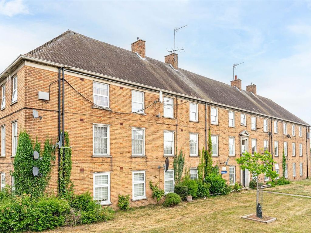 2 bed flat for sale in Manor Court, Enfield EN1 Zoopla