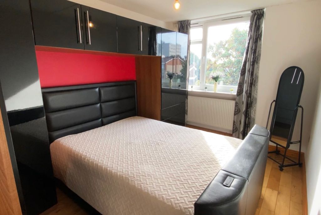 2 bed shared to rent in Hassett Road, London E9, £850 pcm
