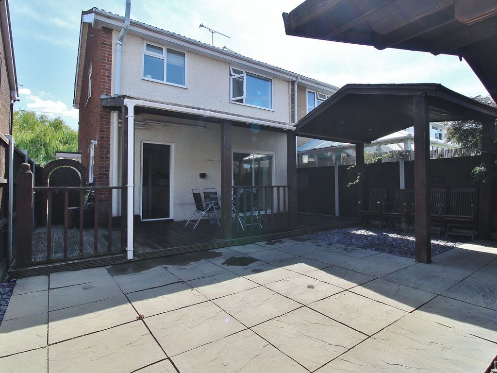 3 bed semidetached house for sale in Furtherwick Road, Canvey Island