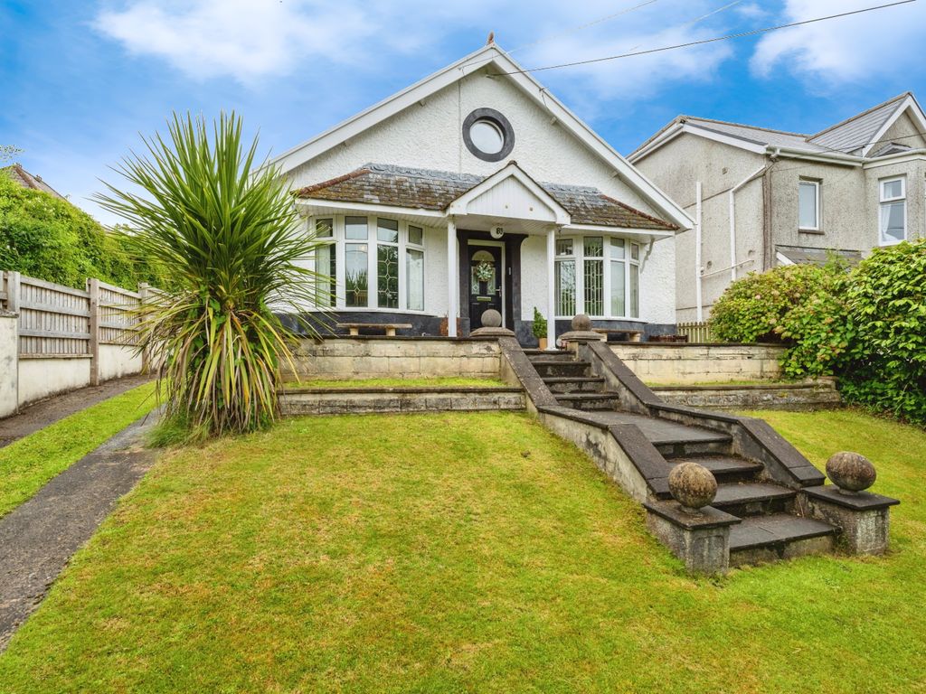 3 bed bungalow for sale in Pentre Road, Pontarddulais, Swansea SA4, £