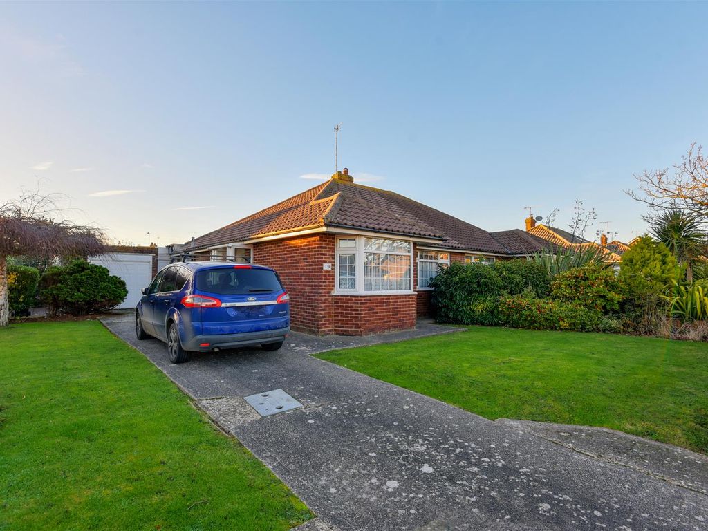 2 bed semidetached bungalow for sale in Devonport Road, Worthing BN11