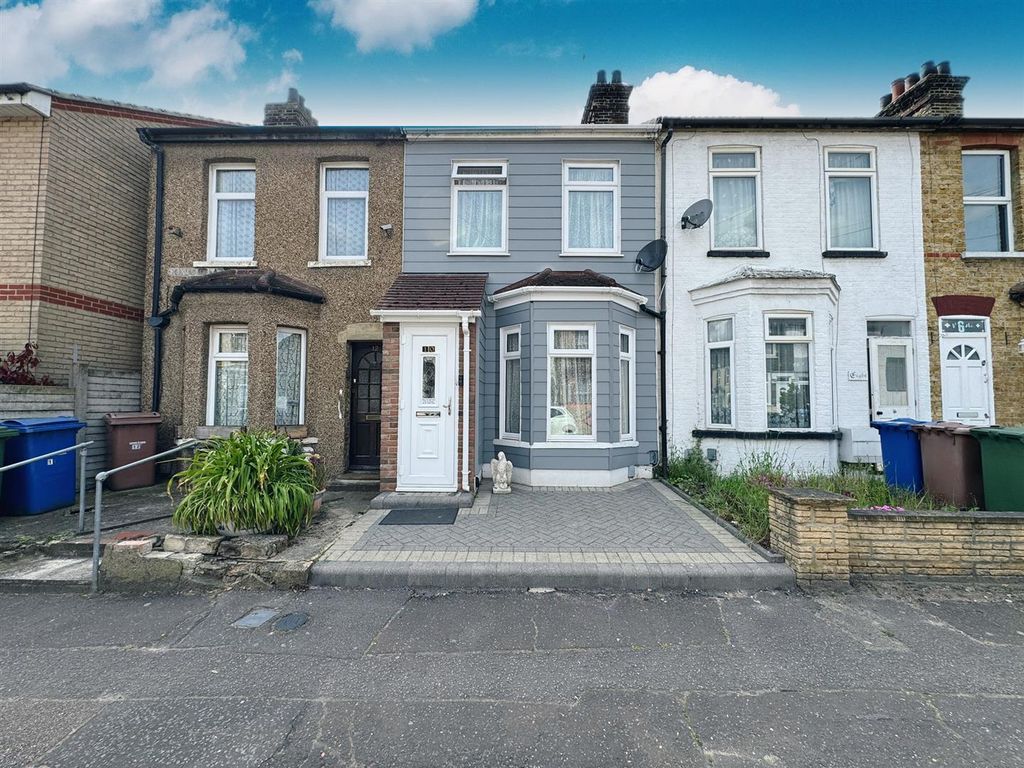 3 bed terraced house for sale in Foxton Road, Grays RM20, £350,000 Zoopla