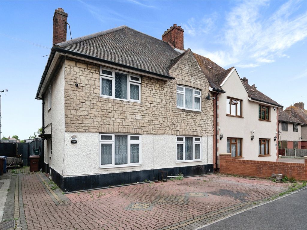 4 bed semidetached house for sale in Stephenson Avenue, Tilbury, Essex