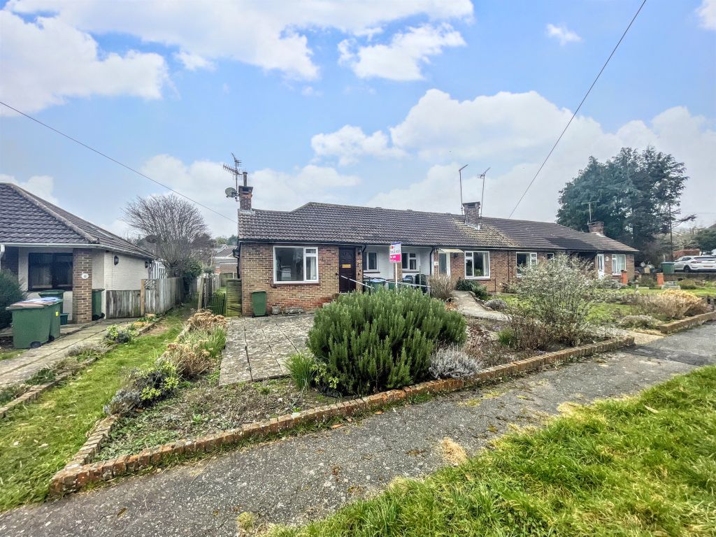 2 bed semidetached bungalow for sale in Penlands Way, Steyning BN44