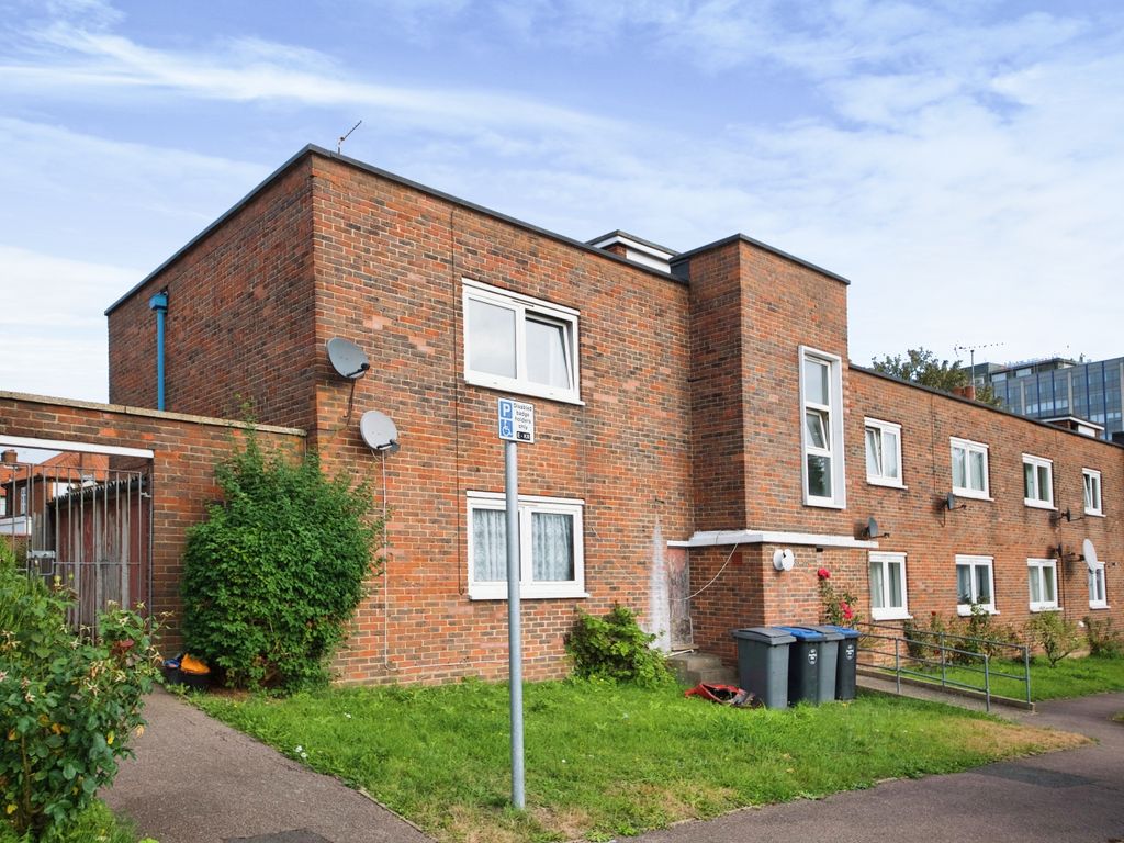 2 bed flat for sale in Kingsbury Road, London NW9, £275,000 Zoopla