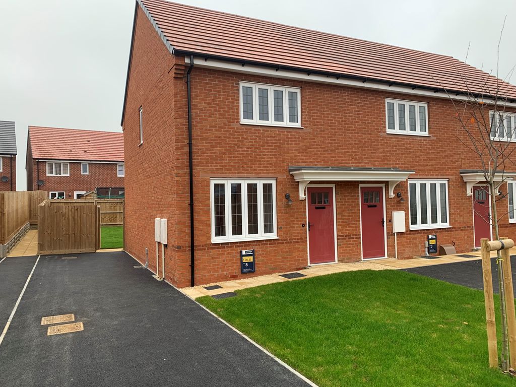 2 bed town house to rent in Wynn Drive, Melton Mowbray LE13, £895 pcm