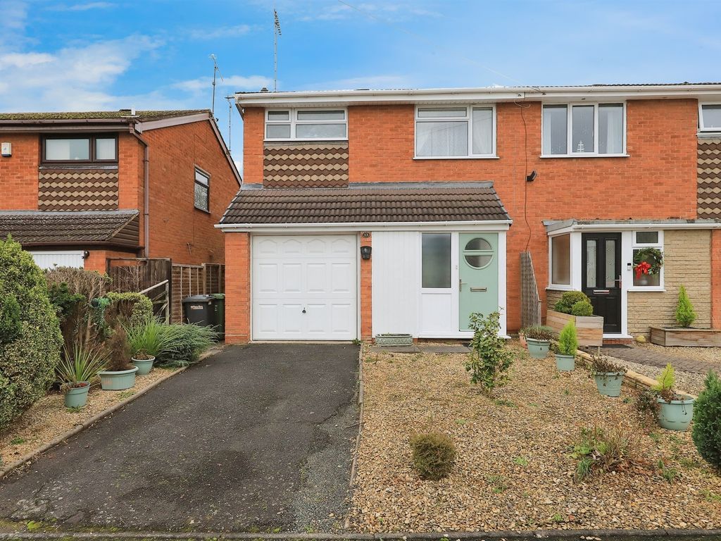 3 bed semidetached house for sale in Court Close, Kidderminster DY11