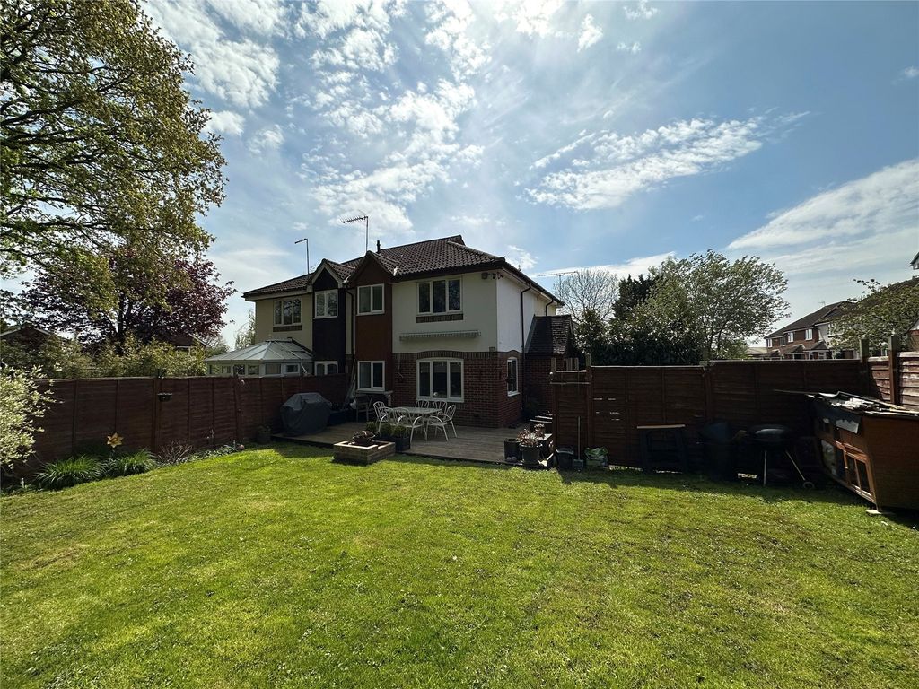 1 bed detached house for sale in Milward Gardens, Binfield, Bracknell