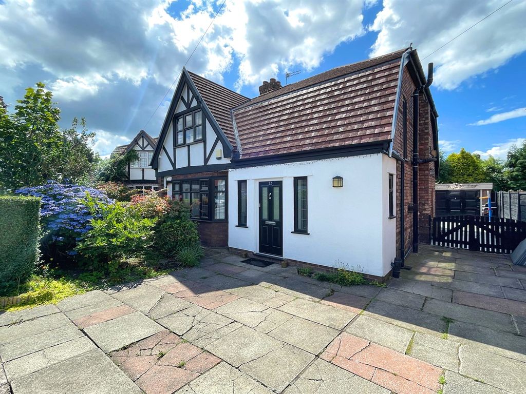 3 bed detached house for sale in Penrith Avenue, Sale M33 Zoopla