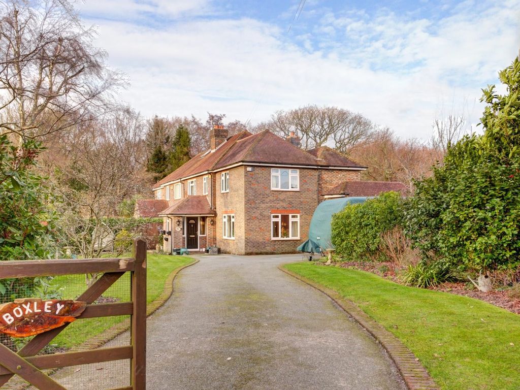 4 bed semidetached house for sale in Featherbed Lane, Carters Corner