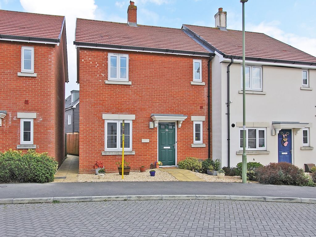 3 bed semidetached house for sale in Quicksilver Way, Andover SP11