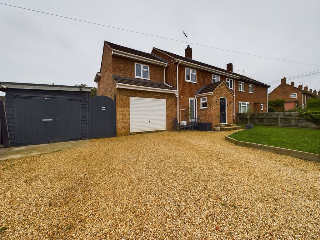4 bed semidetached house for sale in Coronation Avenue, West Winch