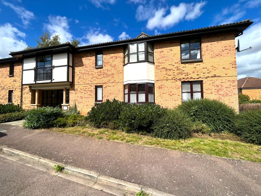1 bed flat for sale in Astwood Close, Potton, Sandy SG19, £140,000 Zoopla